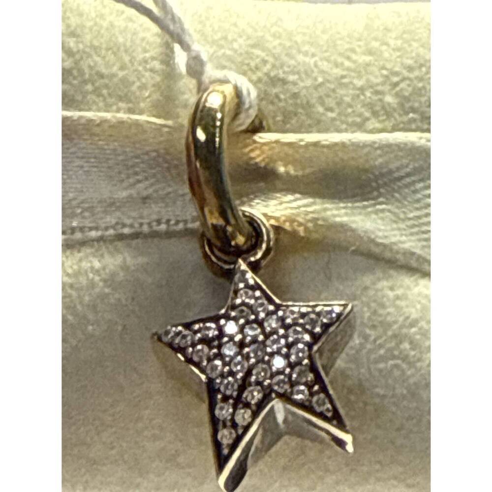 NEW STORY JEWELLERY women's pave star charm in gold